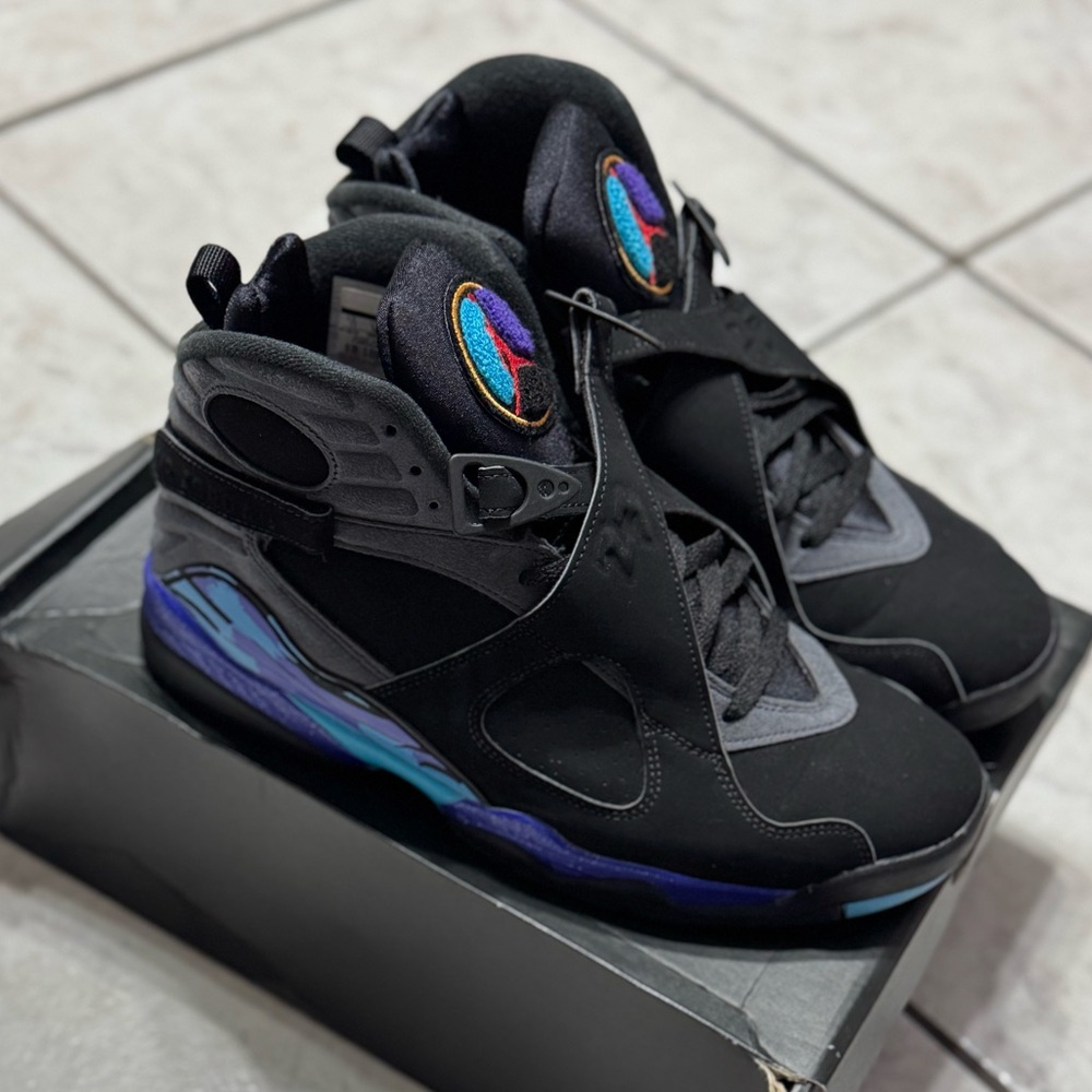 Aqua 8s